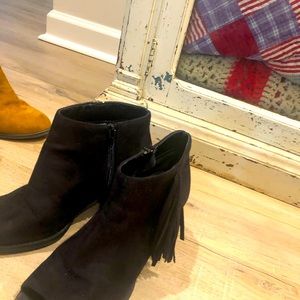 Ladies open toe suede booties
